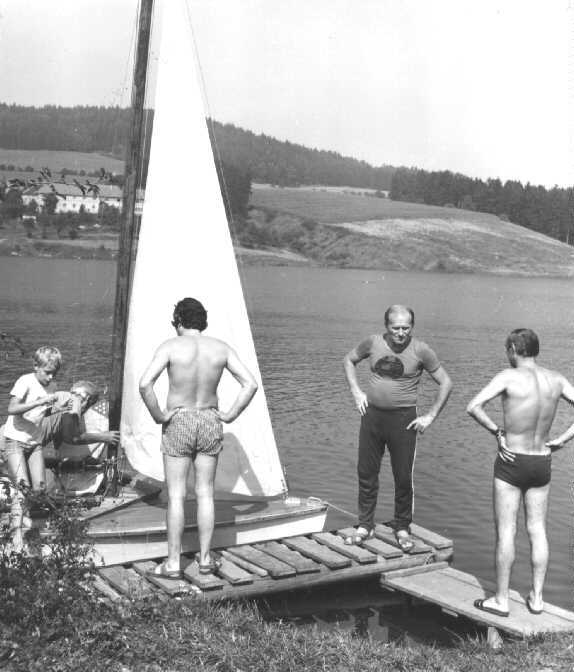 JACHT4.JPG (38605 bytes)